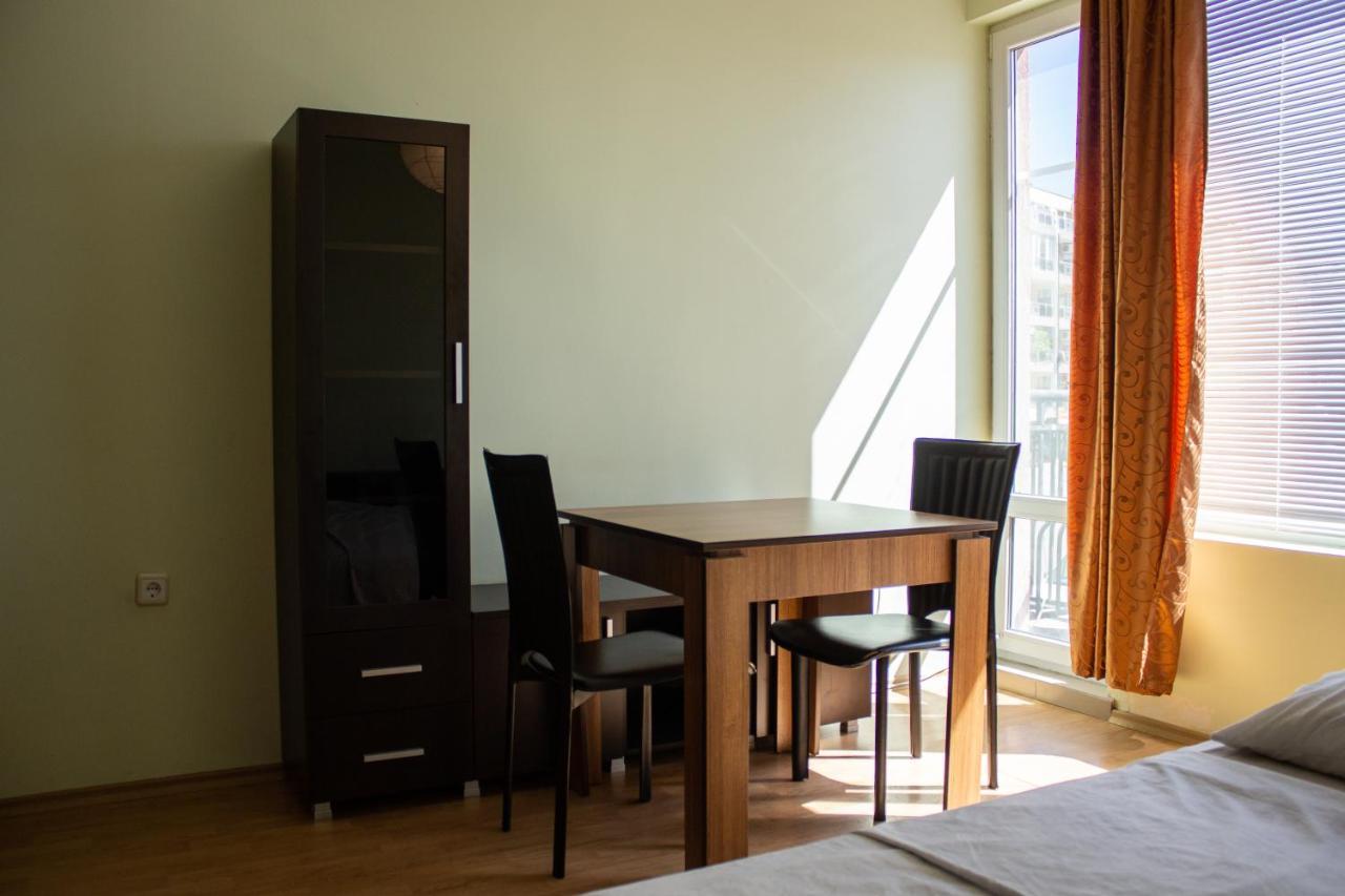 Central Couch Studio Pomorie Extérieur photo
